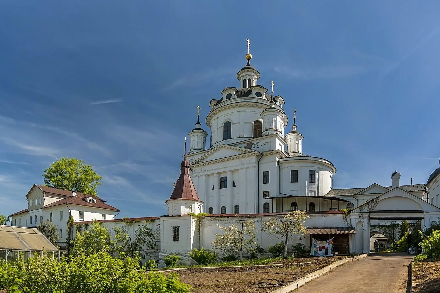 Свято-Николаевский Черноостровский монастырь Малоярославец. Черноостровский монастырь в Малоярославце. Свято-Никольский Черноостровский монастырь в Малоярославце. Свято Никольский монастырь Малоярославец. Никольское калуга