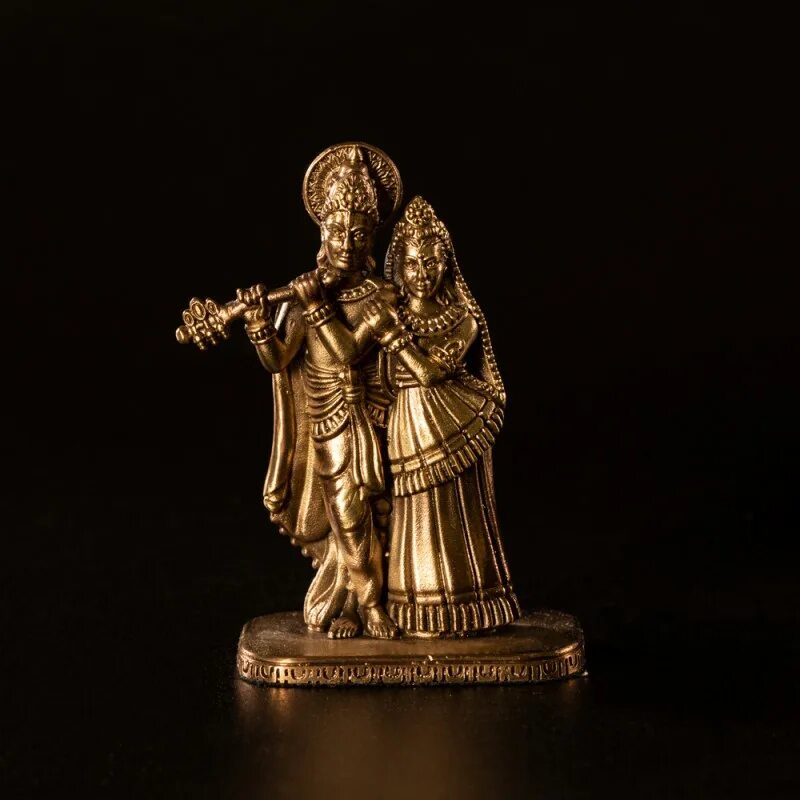 Семейная реликвия картина. Армянские статуэтки семьи. Артефакты семьи. Семейные реликвии картинки. Старинные реликвии семьи.