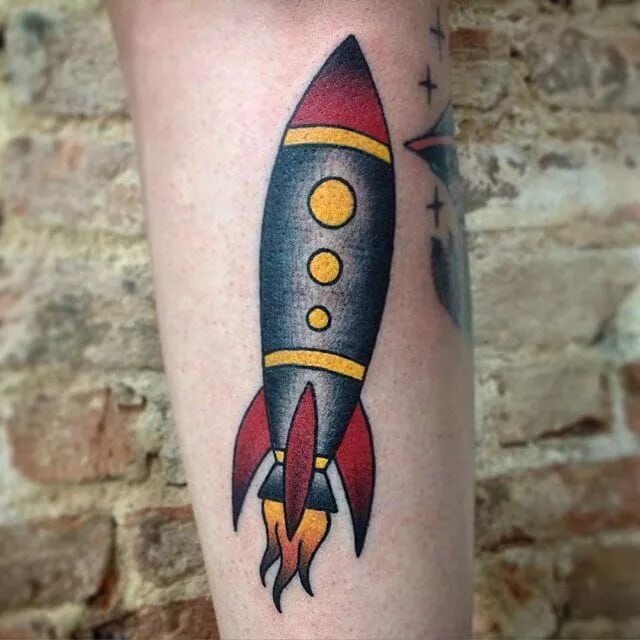 Ракета значение. Тату ракета. rocket тату. тату олд скул ракета. татуировка ракета цветная.