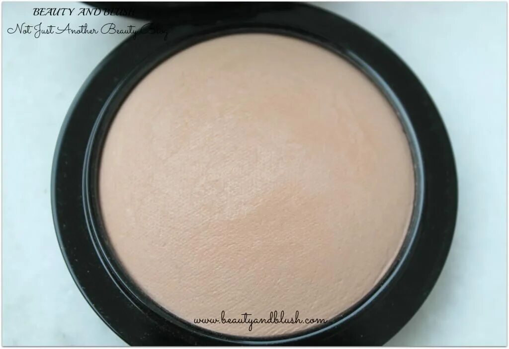 Mac Mineralize Skinfinish natural Light Light Plus. Mac Mineralize Skinfinish natural Medium Plus. Mac Mineralize Skinfinish Light Plus. Пудра Mac Mineralize Skinfinish natural.