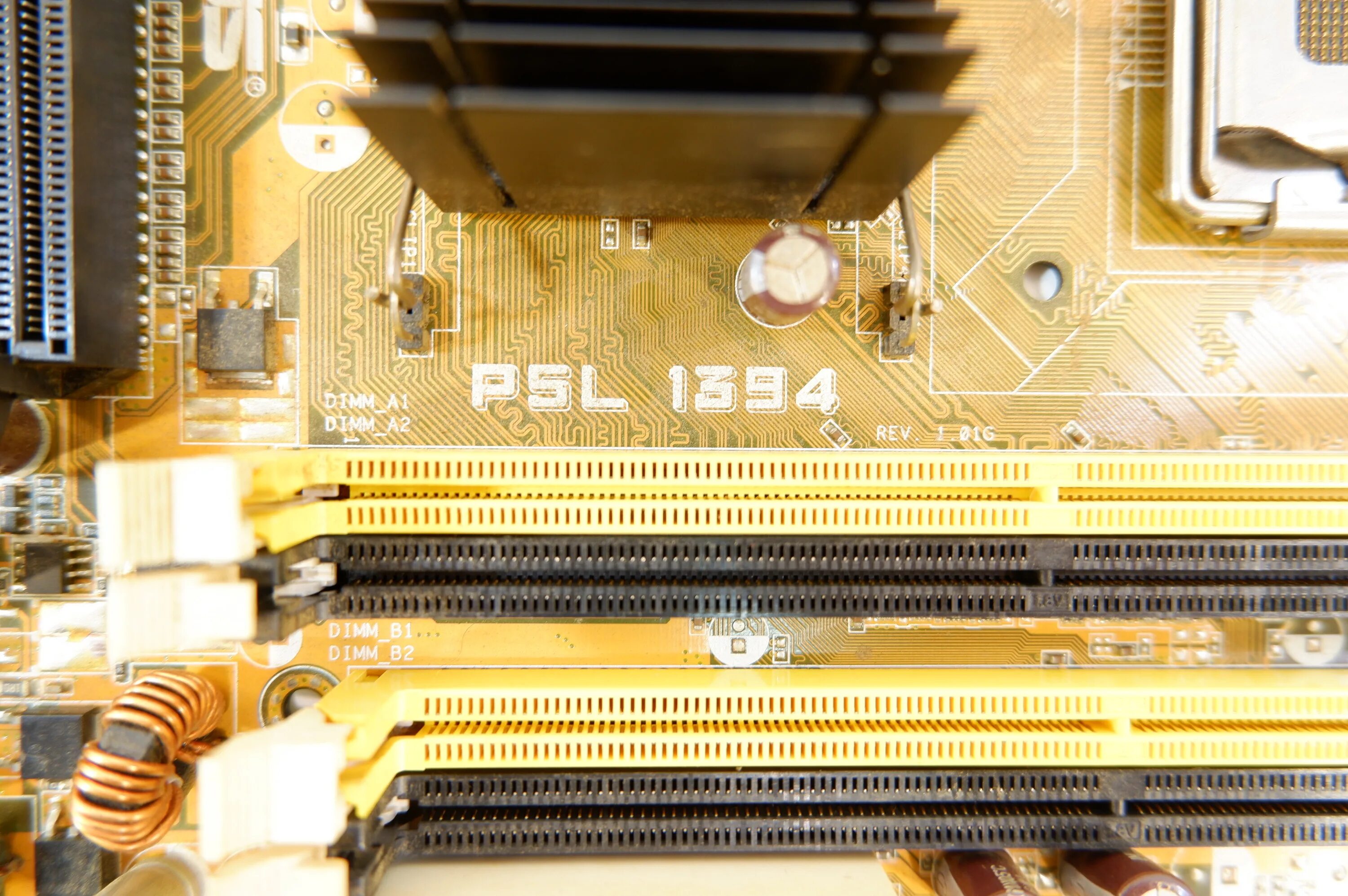 Asus p5l-vm 1394. Asus p5l 1394. Светодиод l-1394idt конструкция. L 1394gdt. 1394 контроллер work sp2.