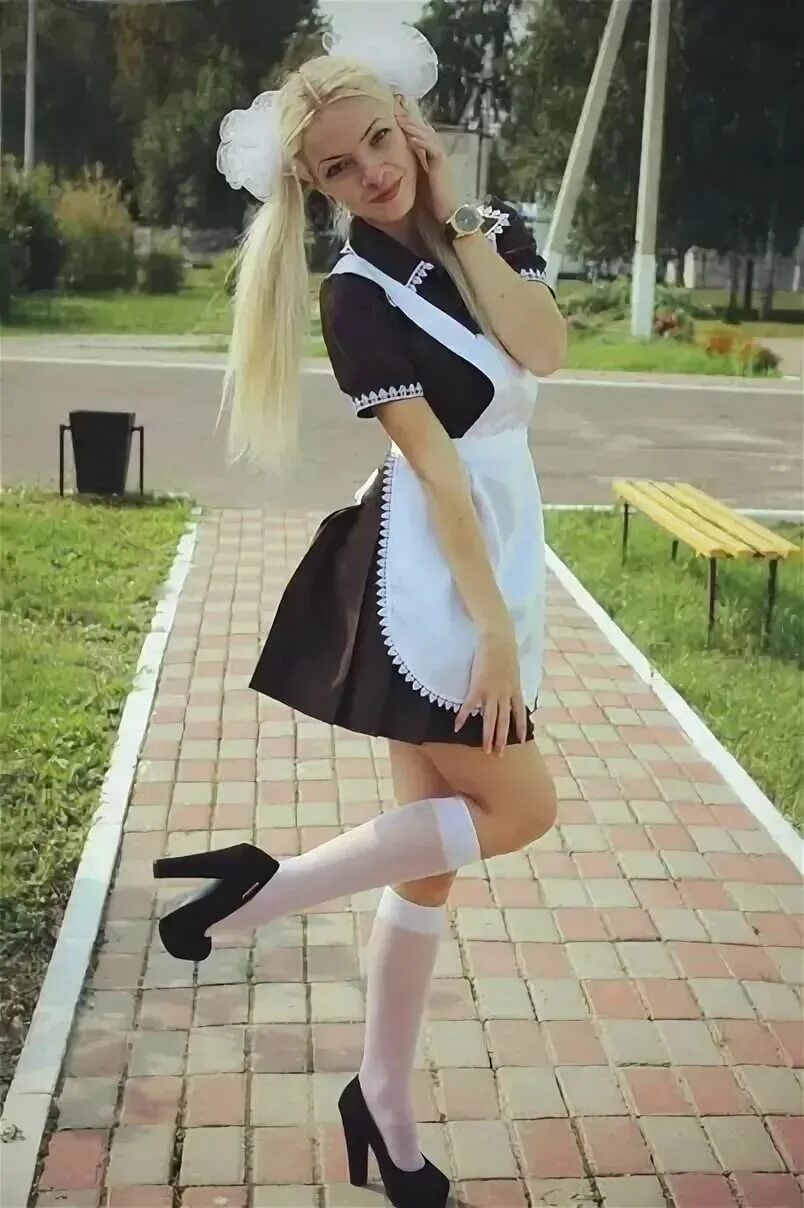 Очень молодую русскую школьницу