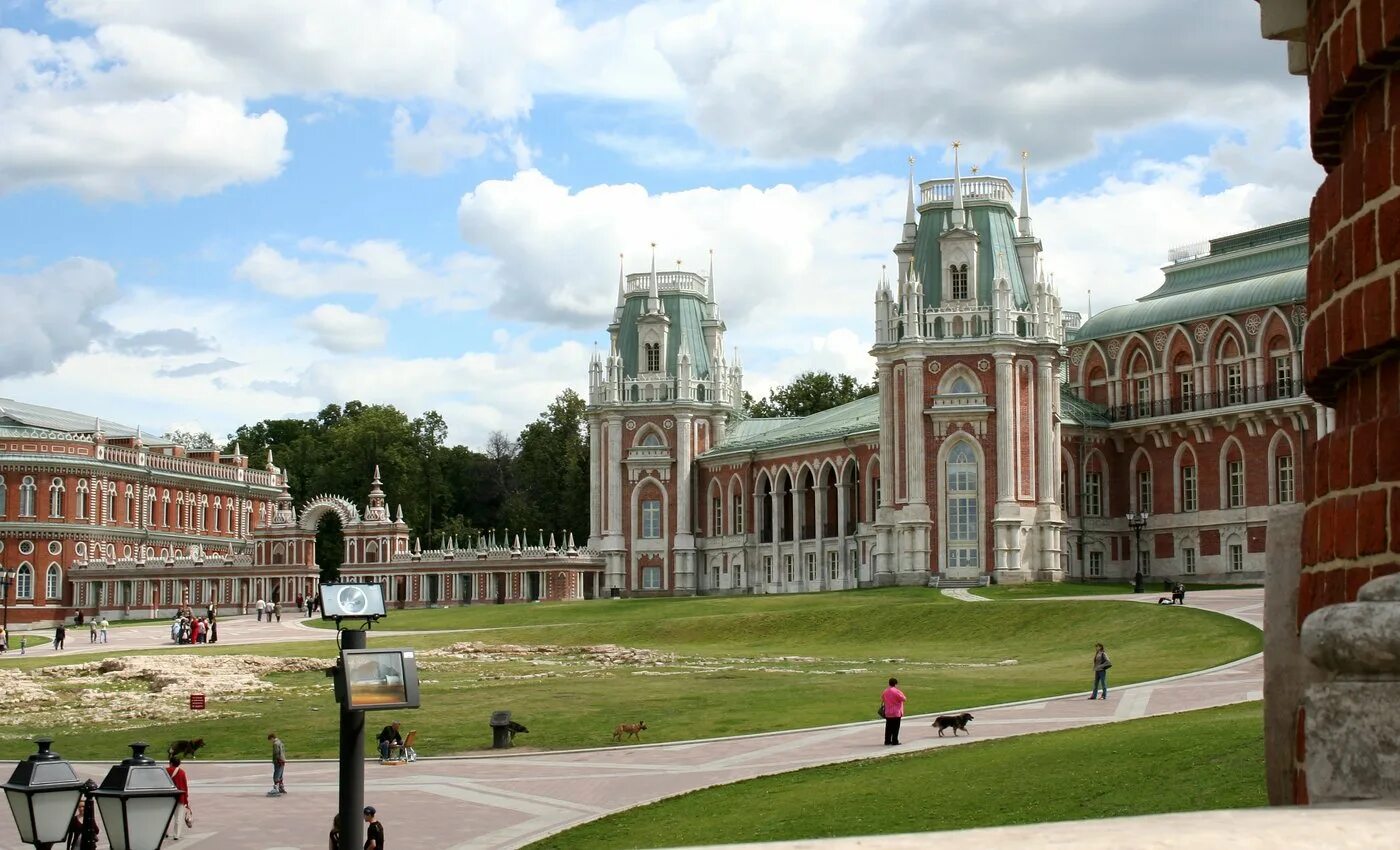 Где в царицыно можно. Парк заповедник Царицыно. Парковый ансамбль Царицыно. Музей усадьба Царицыно. Дворцово-парковый ансамбль Царицыно 2021.