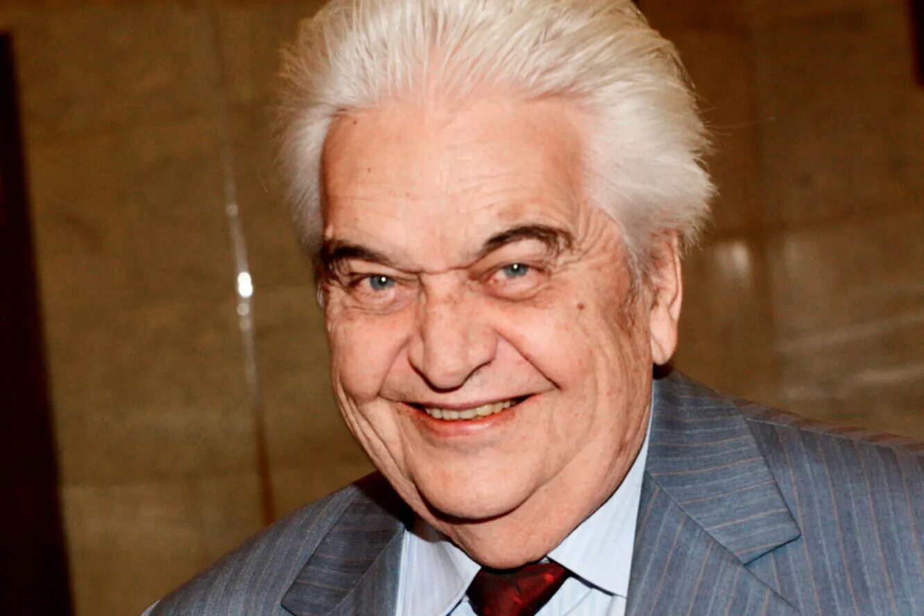 крылатов биография