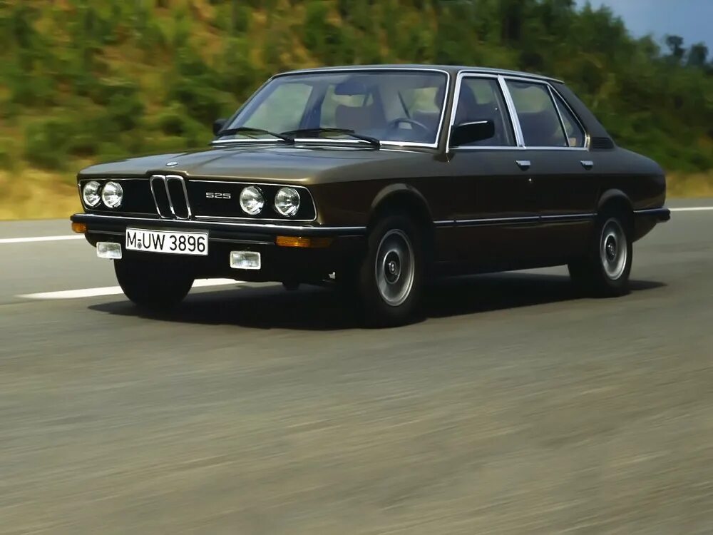 82 год. Toyota camry 1982, седан, 1 поколение. 82 год. Бмв 318 е21. Мазда седан 1980.