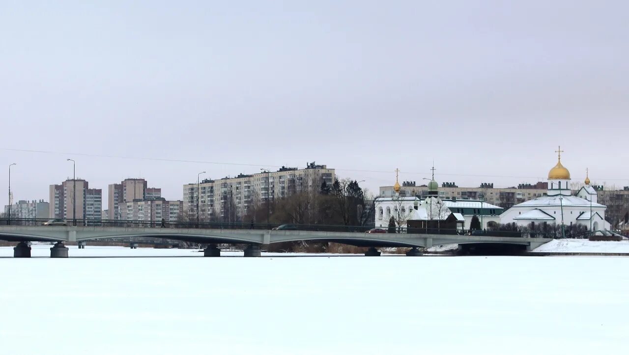 Прогноз в колпино на сегодня. Чухонка Колпино. Парк на Чухонке в Колпино. Огни Колпино корпус 1 фото. Над Колпино пролетел сегодня.