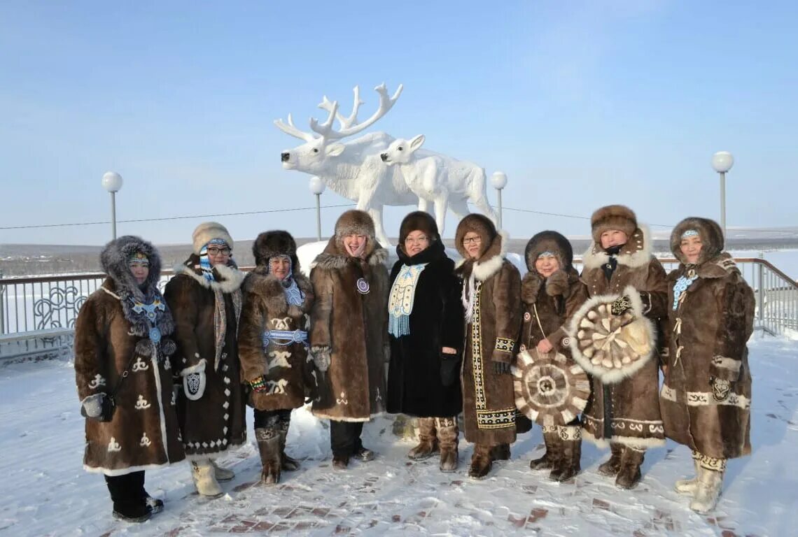 Оленекский улус эвенки. Жилинда Оленекский улус. Жилинда Республика Саха Якутия. Оленекский Эвенкийский национальный район след оленеводов.