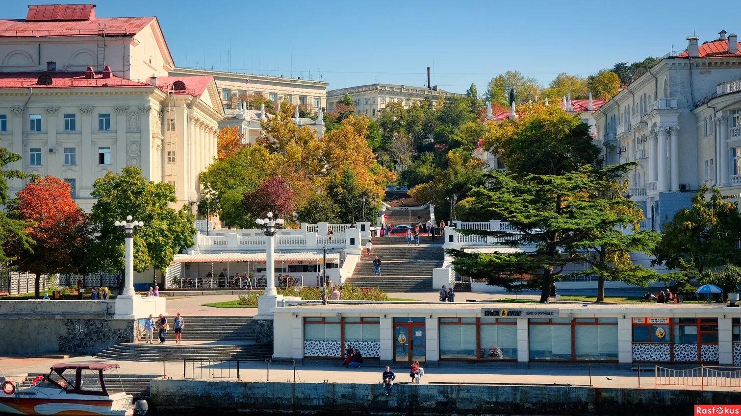 Война в севастополе 4 бастион. Времена года симферополь ресторан. Севастополь зима ночь. Крымские маки херсонес. Времена года севастопольская.