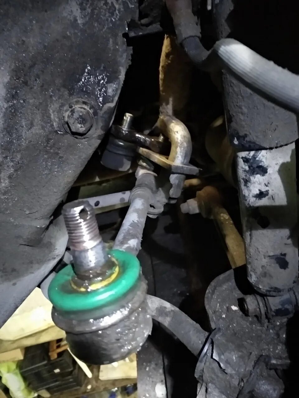 Рулевая трапеция нива шевроле. Крепление рулевых тяг нива 2121. Как поменять трапецию на ниве. Рулевая тяга нива шевроле. Рулевые наконечники нива шевроле.