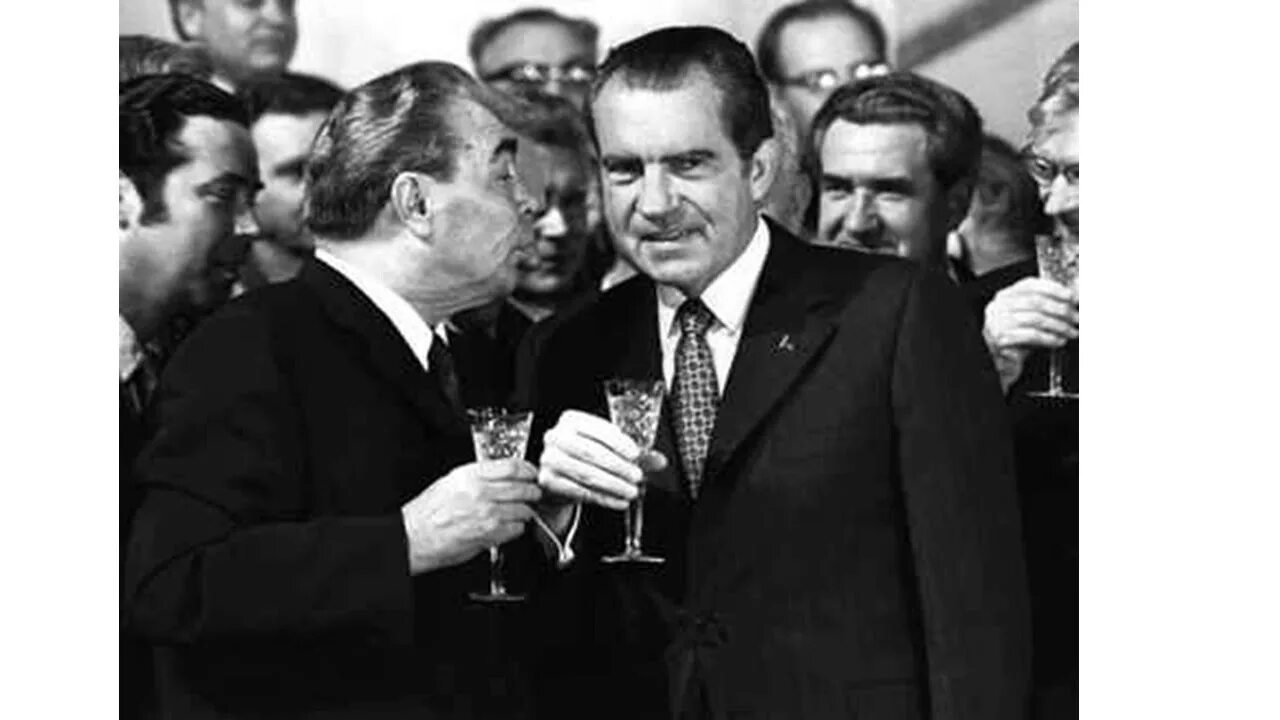 Американский брежнев. Никсон и Брежнев 1972. Визит Никсона в Москву 1972.
