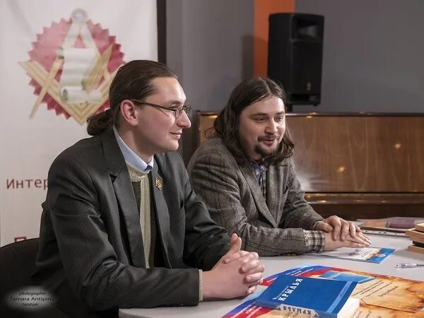 Биография ивана павловича кудинова. Альманах дары. Оренбургские поэтессы. Поэтесса н. Александр тулупов писатель.