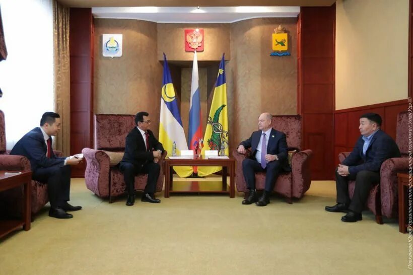 Посольство монголии в улан-удэ. Монголия консулы. Консульство монголии в иркутске. Посольство монголии. Монголия консулы.