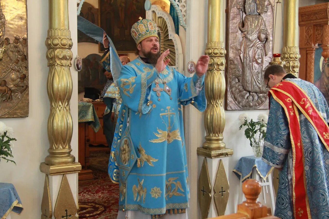 свято-вознесенский храм сыктывкар официальный сайт. свято-казанский храм сыктывкар. свято-казанский храм сыктывкар кочпон. священники кочпонской церкви. свято-вознесенский храм сыктывкар.