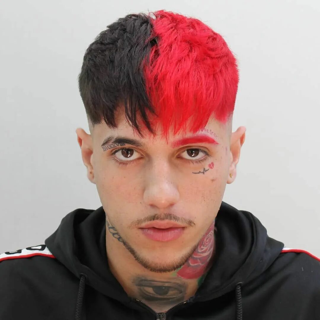 Red & black hair #harleyquinn Boys colored hair, Black red hair, Red hair streak