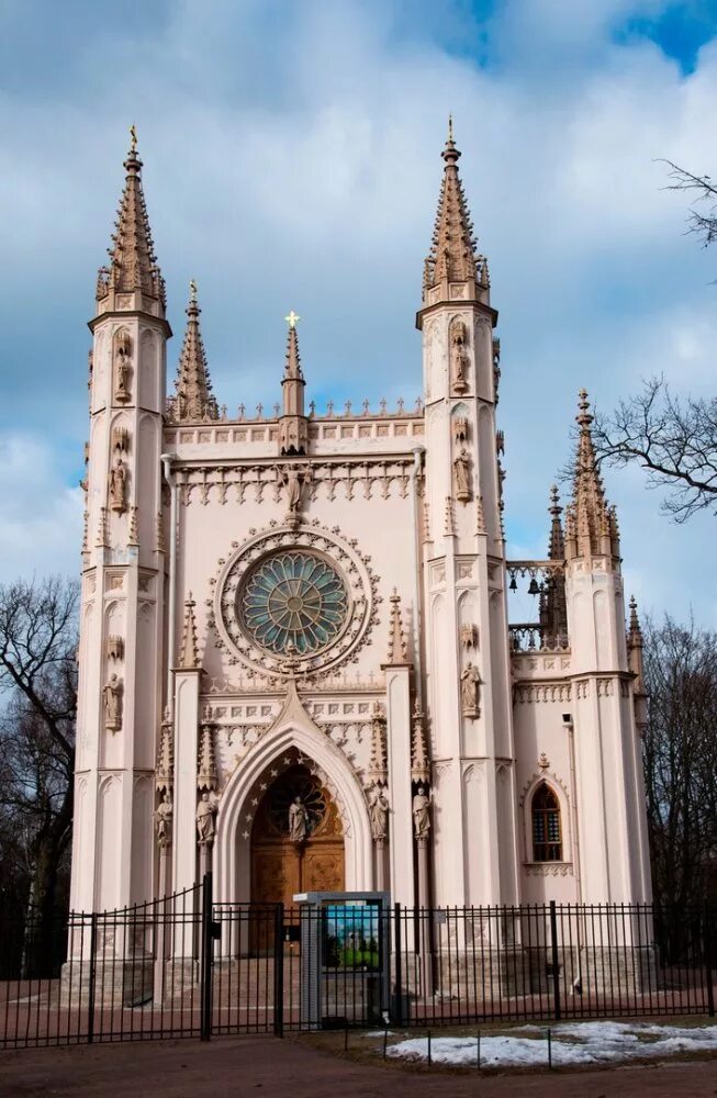 парк александрия готический собор. чесменская церковь (1777—1780 гг. парк александрия готическая капелла. церковь стиль готика санкт петербург. готические здания в санкт-петербурге.
