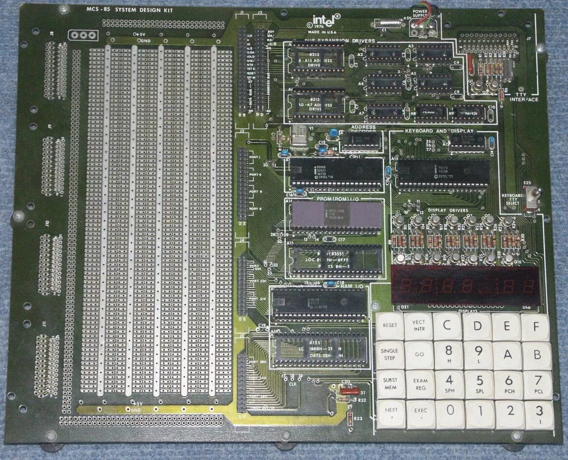 Intel system. Intel mcs196. intel mcs-80. 8085 процессор. intel development kit.
