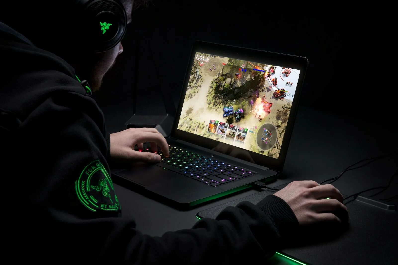 Вылетают игры на ноутбуке. Razer Laptop 2022. Игровой ноутбук Razer Blade 15. Razer Blade 18. Razer Blade 2023.