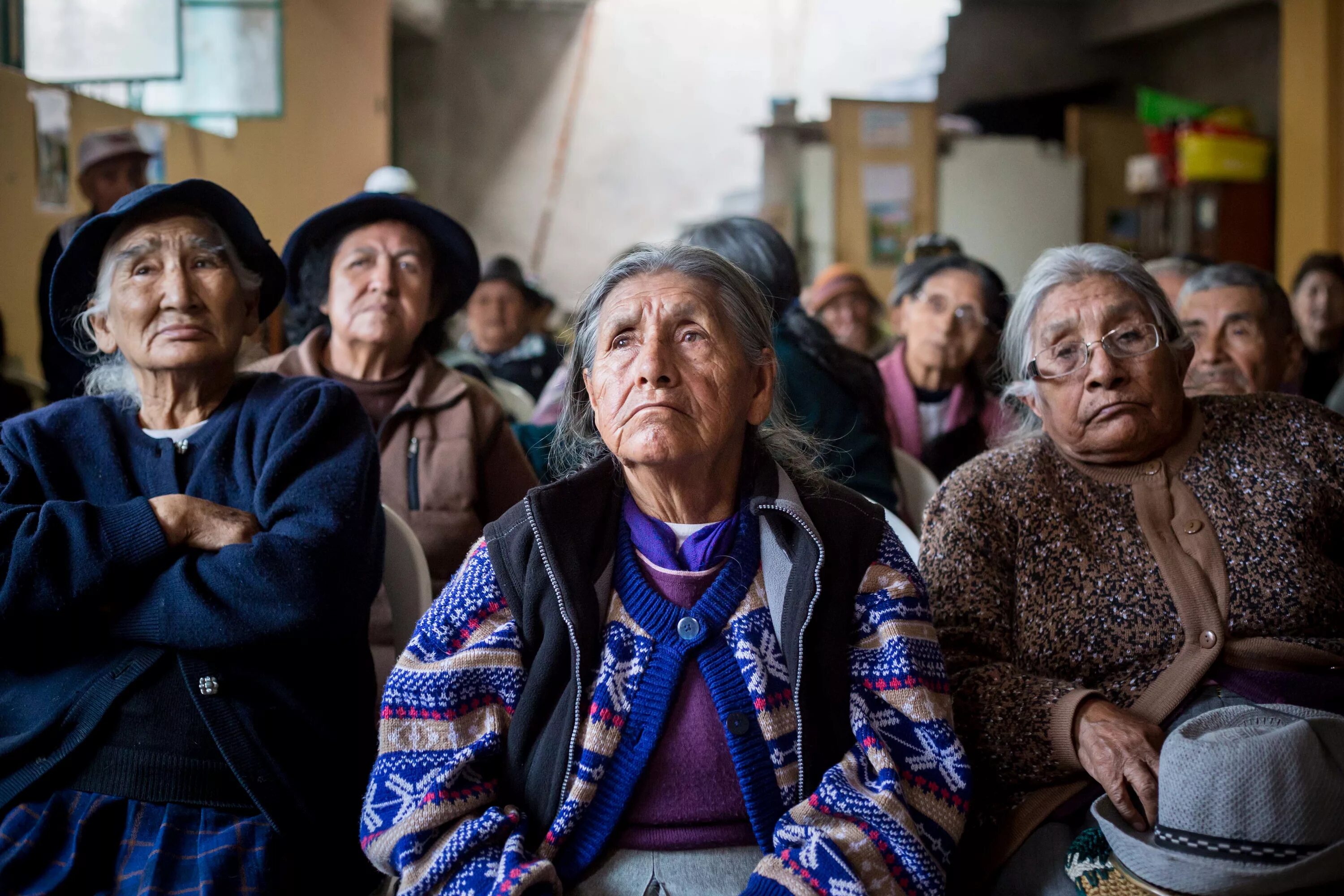 Ageing society. Пожилая женщина Перу. Перу люди. Демографическое старение фото. Aging population.