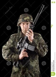 Стоять под ружьем