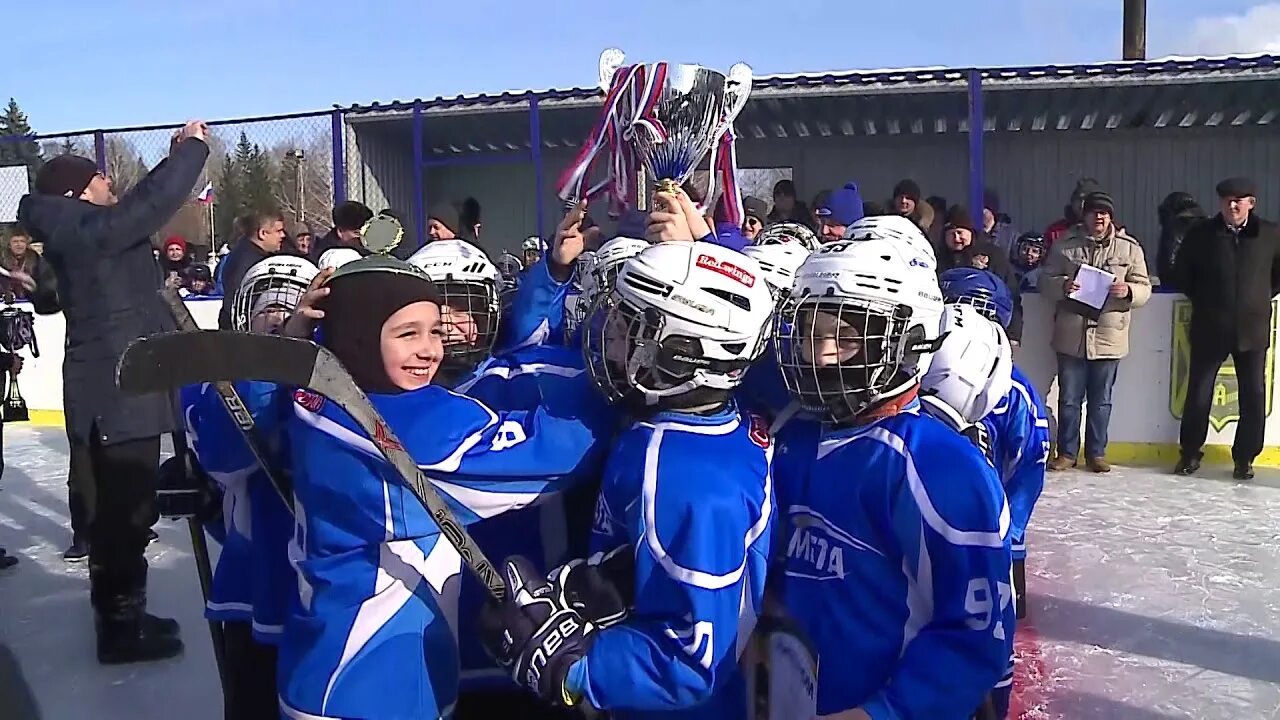 Премиум спорт усть кинельский. Академия Усть Кинельский хоккей. Третьяк Усть-Кинельский. Хоккейная команда Усть-Кинельский. Хоккея Арена в Усть- Кинельском.