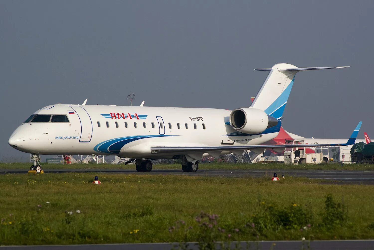 Самолёт новокузнецк омск. Atr 72-500 в ханты-мансийске. Рейсы ютэйр сургут. Самолет ютэйр уфа тюмень. Авиакомпания ямал самолёты а-321.