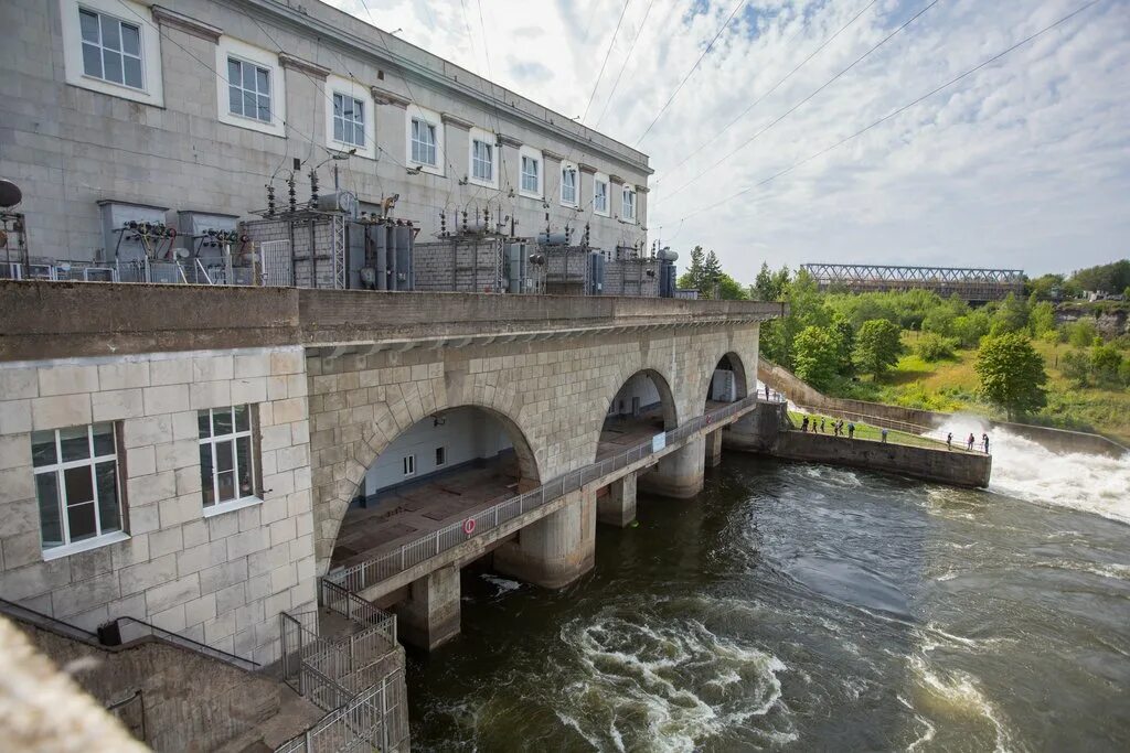 Нарвская гэс ивангород. Нарвская гидроэлектростанция. Нарвская гэс ивангород. Нарвская гэс. Нарвская гэс.