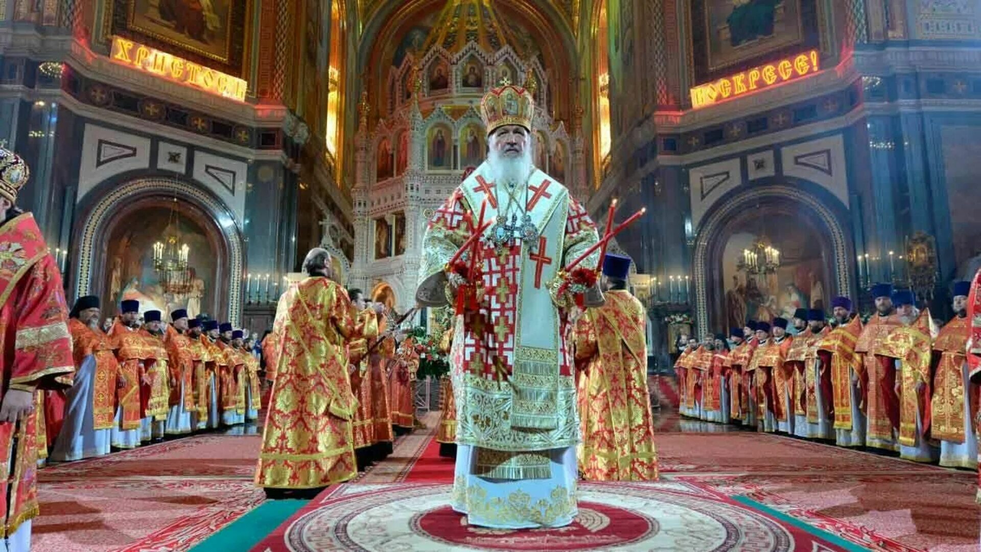 Православное церковное богослужение. Пасхальное богослужение в храме Христа Спасителя. Пасхальная служба в храме Христа Спасителя. Боглужение напасзу в храме Христа Спасителя в Москве. Пасхальная литургия в храме Христа Спасителя.