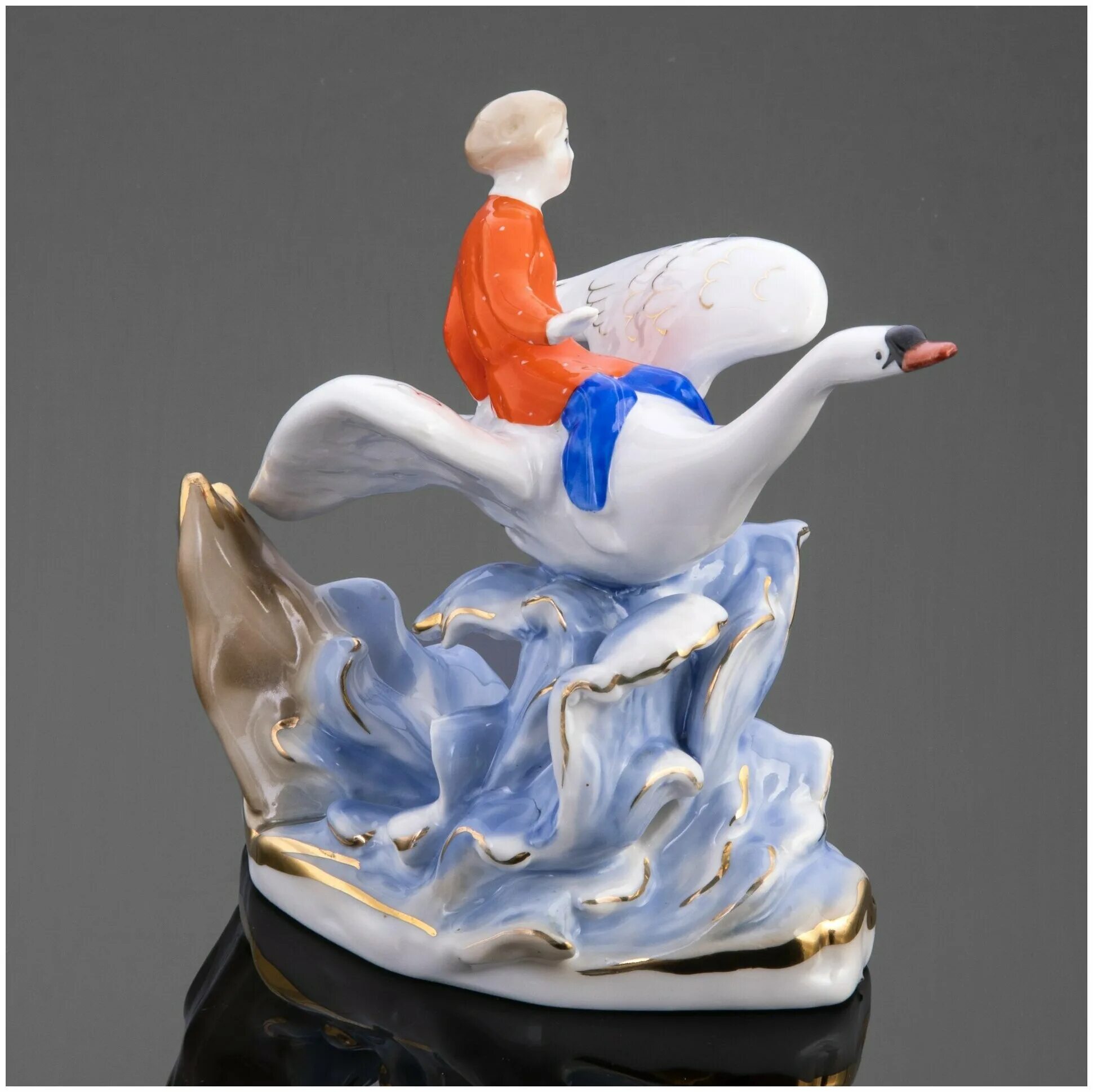 Статуэтка гуси вербилки. Фарфоровые статуэтки гуси вербилки. Гусь фарфор статуэтка ссср. Статуэтка гусь фарфор. Статуэтка гуси фарфор дфз.