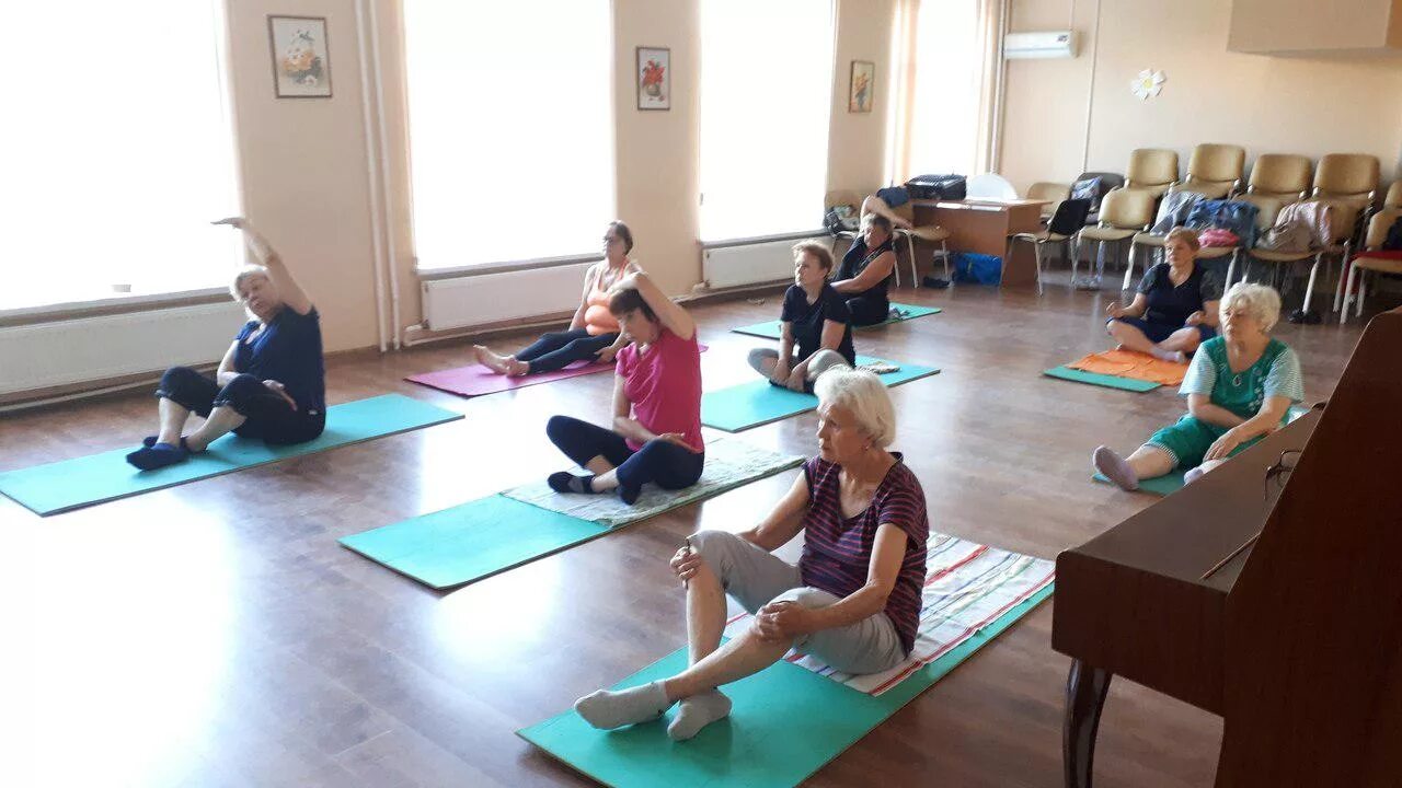 Московское долголетие плакат. Московское долголетие буклет. Московское долголетие занятия. Московское долголетие логотип. Секции московского долголетия.