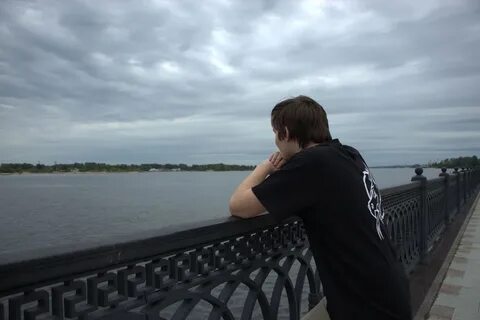 Стоял на юру