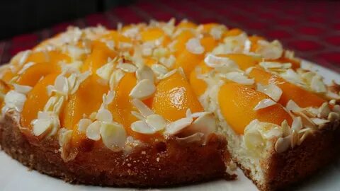Пирог с консервированными персиками в духовке