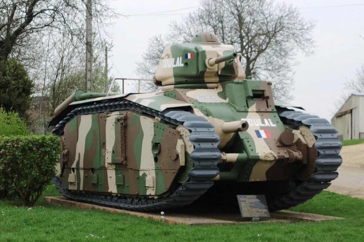 Танк б1 бис. Танк б1 бис Франция. Французский танк b1. Французский танк Char b1-bis.