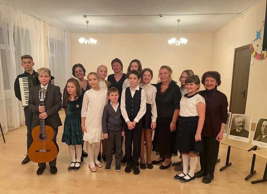 музыкальный преподаватель. дши 5 волгоград. дши 5 волгоград. логотип  школы искусств волгоград. дши 5 волгоград.