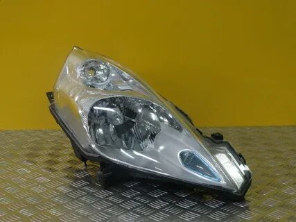Передняя фара nissan