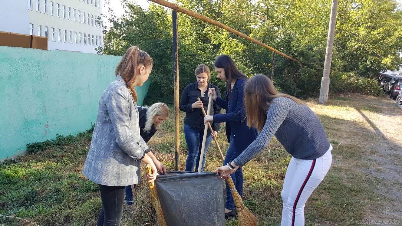 Субботник вместе. Субботник вместе. Вместе на субботник. Уборка территории субботник. Стикер субботник.