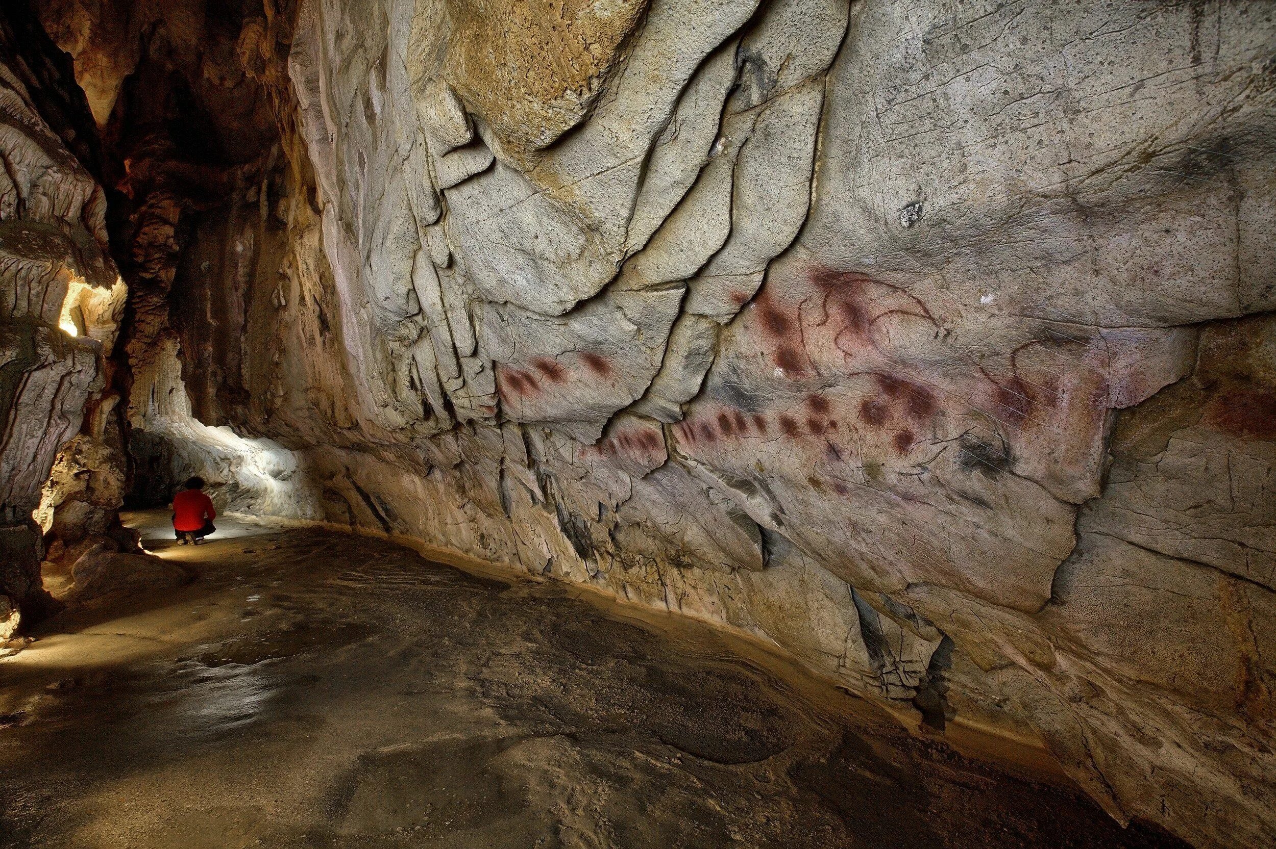 Ancient cave. Пещера Эль Сидрон Испания. Пещера Альтамира (30 км от г. Сантандер). Пещеры Испании- Альтамира, Эль-Кастильо. Пещера Альтамира в Испании.