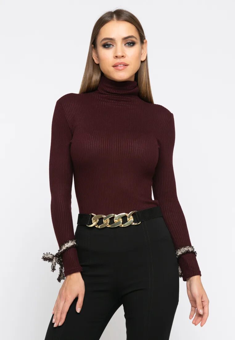 Водолазка бордовая женская. Бордовая водолазка. Темно красная водолазка. Мадмуазель водолазки. Бордовая кофта.