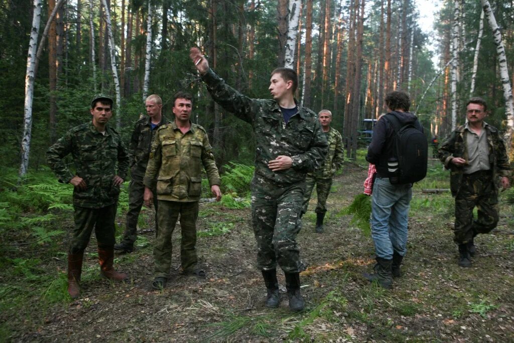 охрана поселка чоп. охрана территории парка. национальные пари охраняют. сад вайнера екатеринбург концерт. охранник в саду.