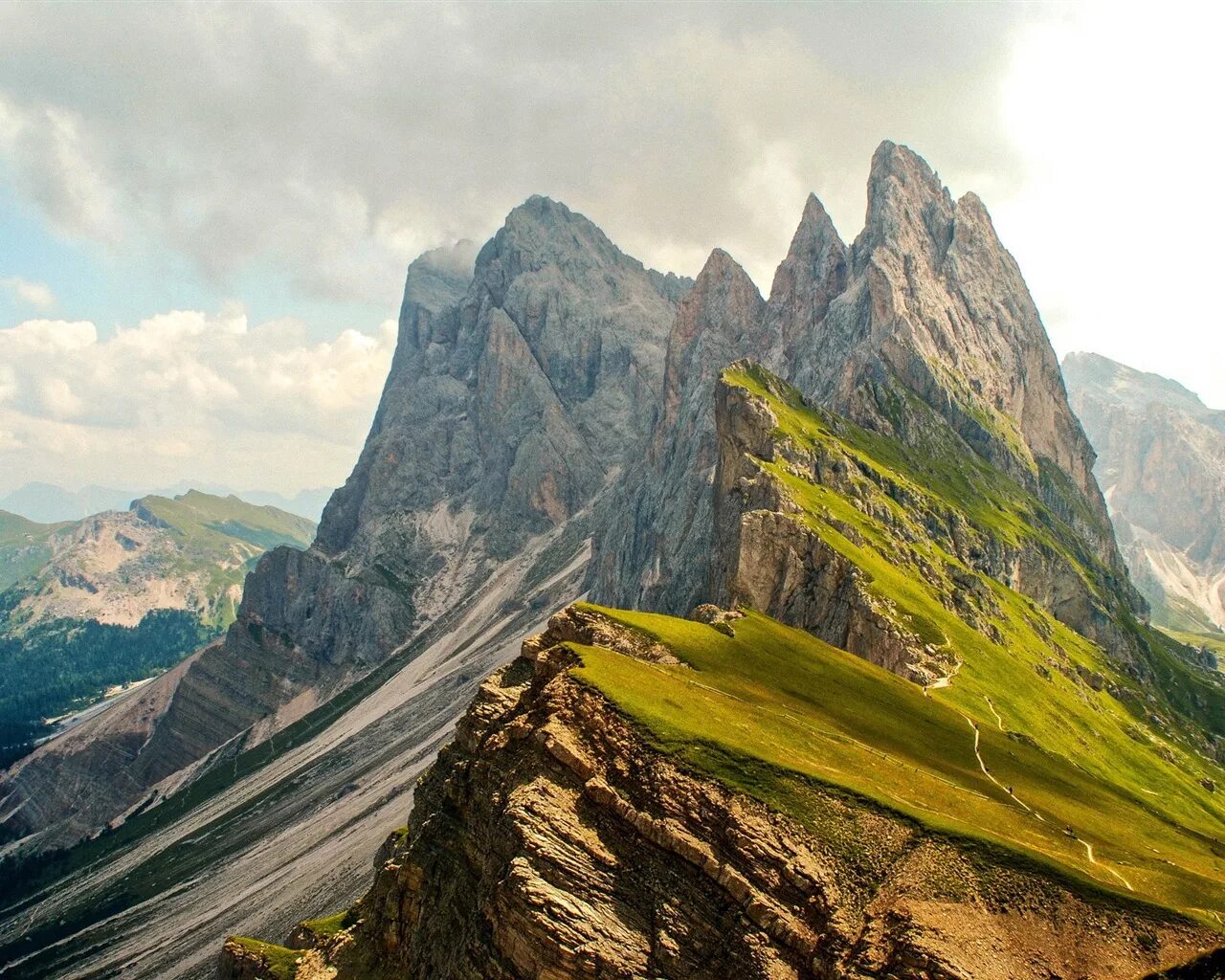 Higher mountains. Горы. Вершина горы. В горах. Картинки на рабочий стол горы.