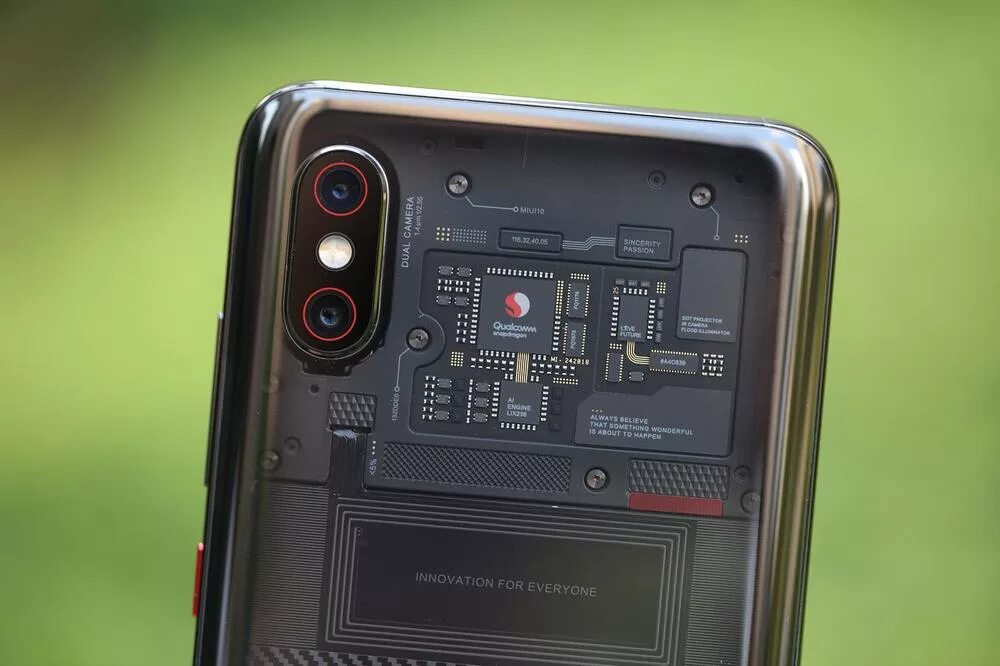 Mi 8 Explorer. Xiaomi mi 8 Explorer. Xiaomi Explorer Edition. Mi 8 Pro Explorer Edition. Mi 8 pro сравнение