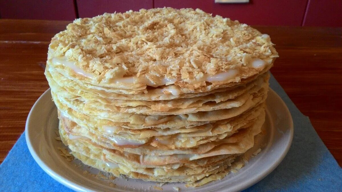 Рецепт вкусного крема для торта наполеон. Торт «наполеон» классический. наполеон на сковороде с заварным кремом. крем для торта наполеон классический. торт наполеон рецепт.