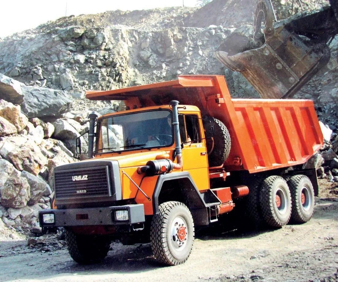 Урал-Iveco-5531. Урал Ивеко самосвал. Ивеко магирус самосвал. Самосвалы магирус 290.