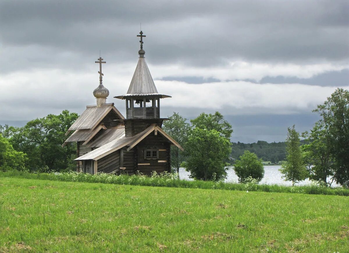 Часовня михаила архангела острова кижи. Кижи часовня. Деревянная часовня архангела михаила кижи. Часовня михаила архангела. Кижский погост часовня михаила архангела.