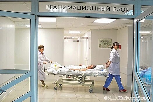 Саратовские врачи борются за жизнь двухлетней девочки после ДТП - KP.RU