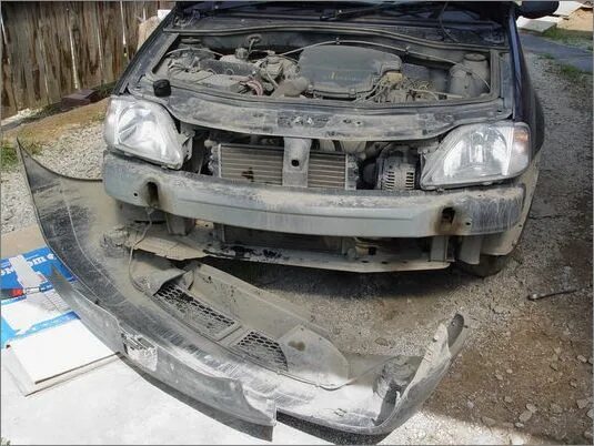 Рено логан 1 без переднего бампера. Рено логан 2011 без переднего бампера. Renault logan 2 без бампера. Рено логан 2 без бампера. Логан 2 без переднего бампера.