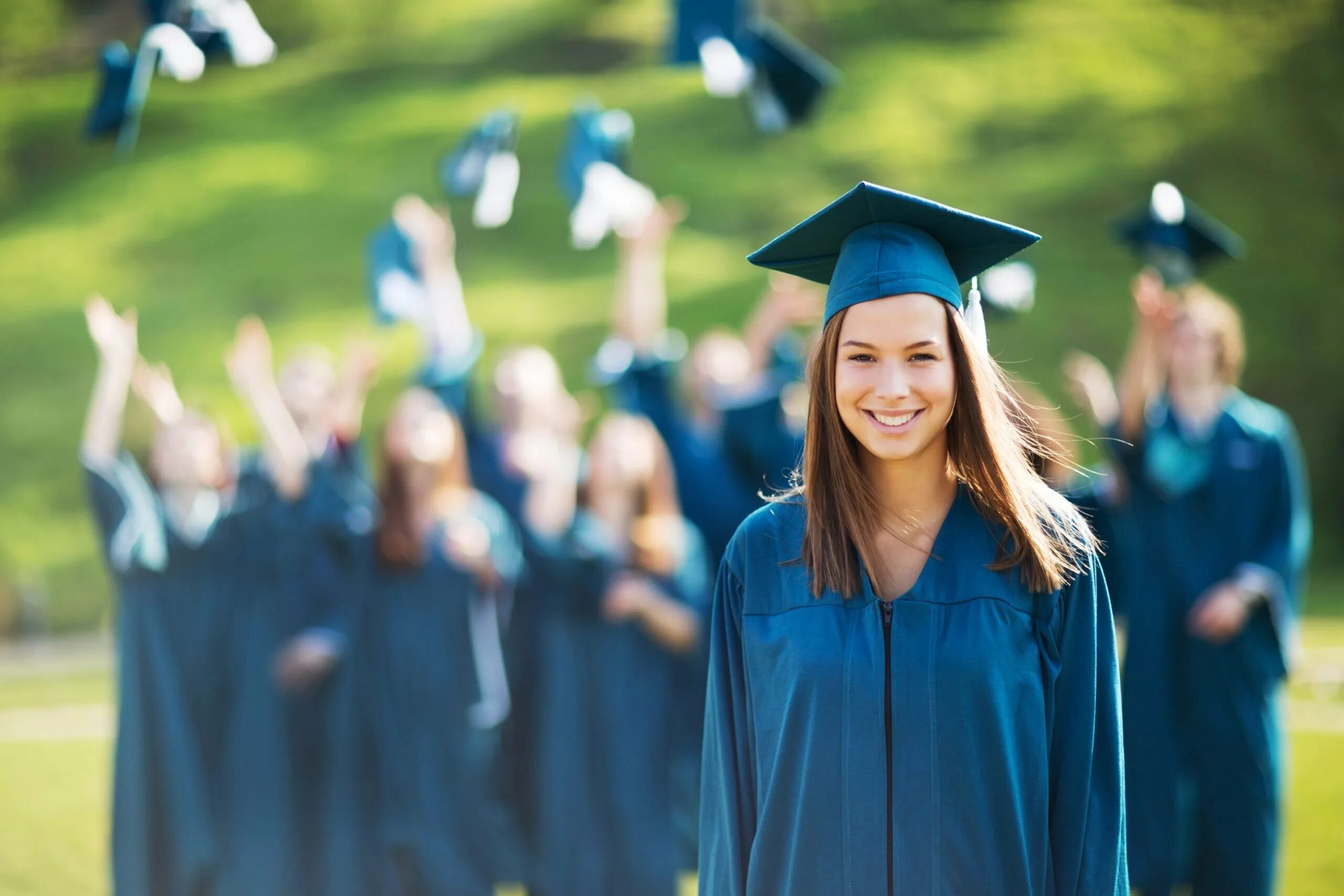 I finished university. Шапочка выпускника. Шапочка студента. Выпускник вуза. Студенты выпускники.