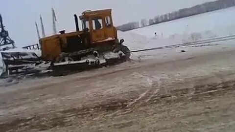 Фура в бирске ушла под лед