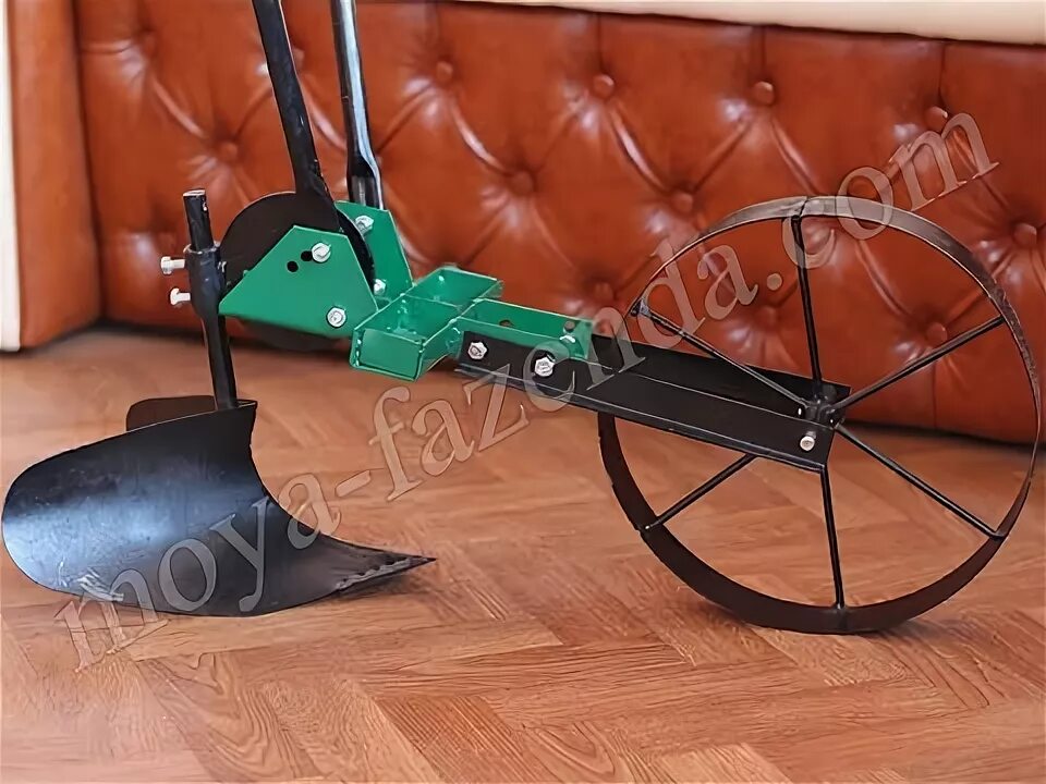 Техника для обработки земли. Культиватор Землероб 5 в 1. Плуг ручной. Ручной пропольник для картофеля. Окучник Батрак.