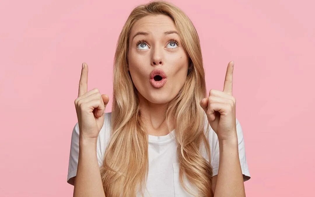 Удивленная девушка боком. Удивленная девушка. Испуганная девушка в профиль. Портреты удивленных блондинок. Включи видео удивленная.