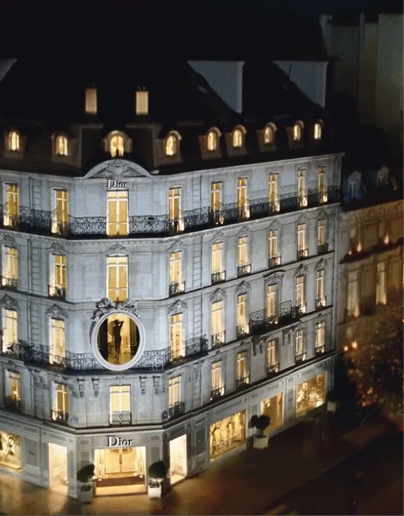 Музей диор париж. Кристиан диор boutique paris. Авеню монтень париж. Кристиан париже. Бутик диор в париже.
